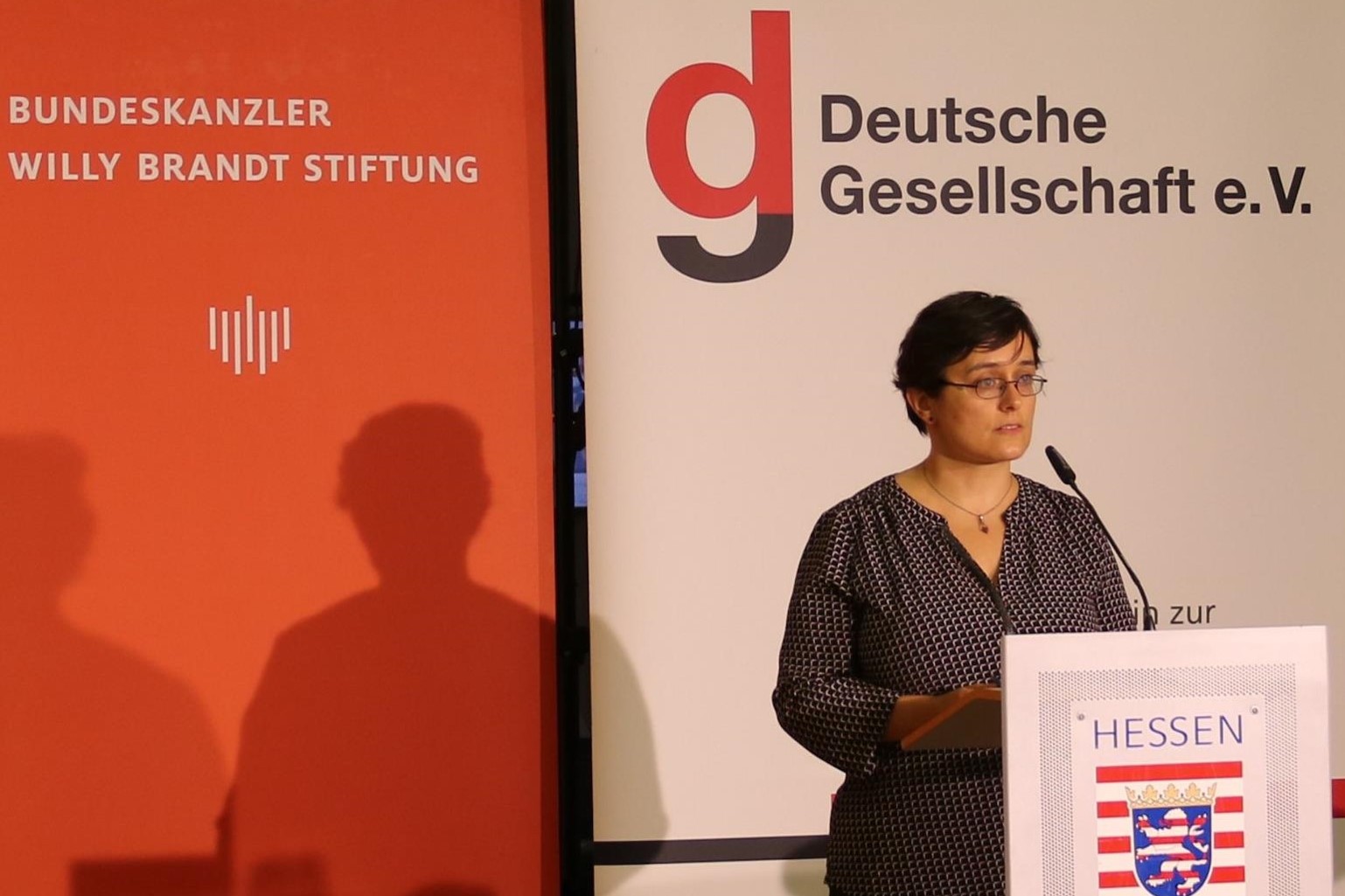 Impulsvortrag von Dr. Katharina Neef zum Thema "Zum (historischen) Verhältnis von Religions-unterricht und demokratischer Bildungsarbeit" © Deutsche Gesellschaft e.V.